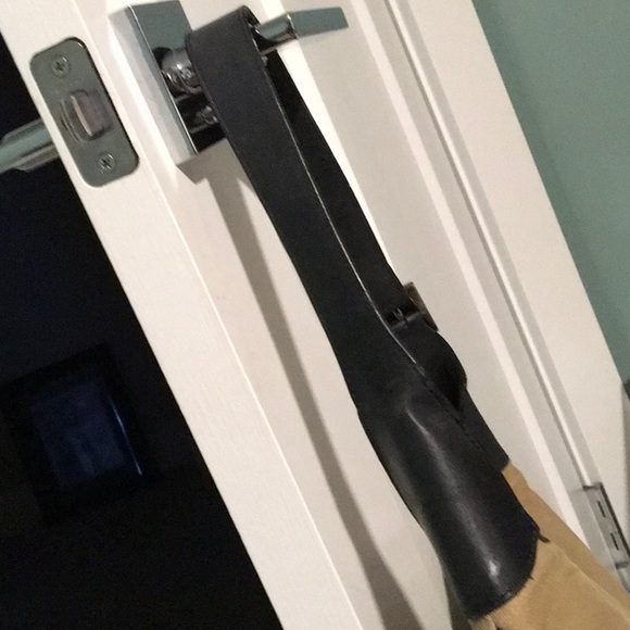 GUCCI Jackie Canvas and Leather Shoulder Bag - Picture 4 of 8